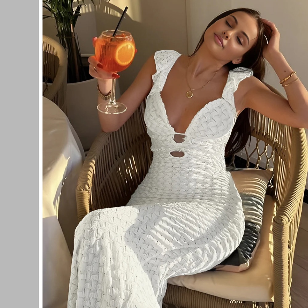 Semi-Sheer Pearl Keyhole Neckline Cami Long dress - Picture 4 of 7